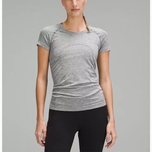 Lululemon Swiftly Tech Short-Sleeve Shirt Hip Length, Slate/White size 4